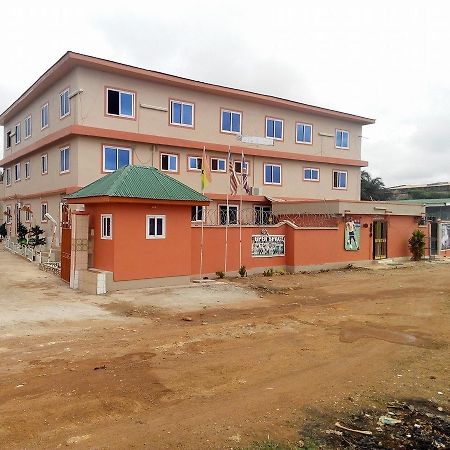 Open Space Hotel Κούμασι Εξωτερικό φωτογραφία