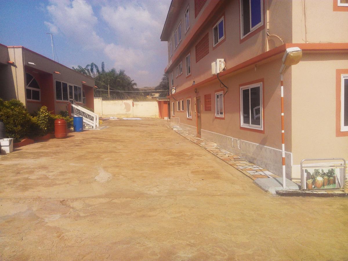 Open Space Hotel Κούμασι Εξωτερικό φωτογραφία